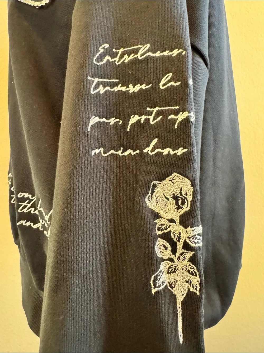 Cinq à Sept Embellished Sweatshirt Mon Amour Brandy Women’s S Black Crew Cotton.